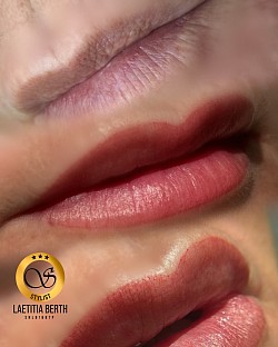 Maquillage permanent des lèvres